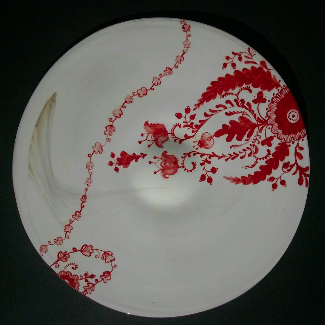 Тарілка гутне скло та розпис #glass #blownglass #glasssculpture #table #plate #decor #art #home #homesweethome #homedecor #craft #handmade #скло #гутнескло #тарілка #розпис #декор #декордлядома #арт — авторський виріб ручної роботи з гутного скла / порцеляни, майстерня Jane and Mery