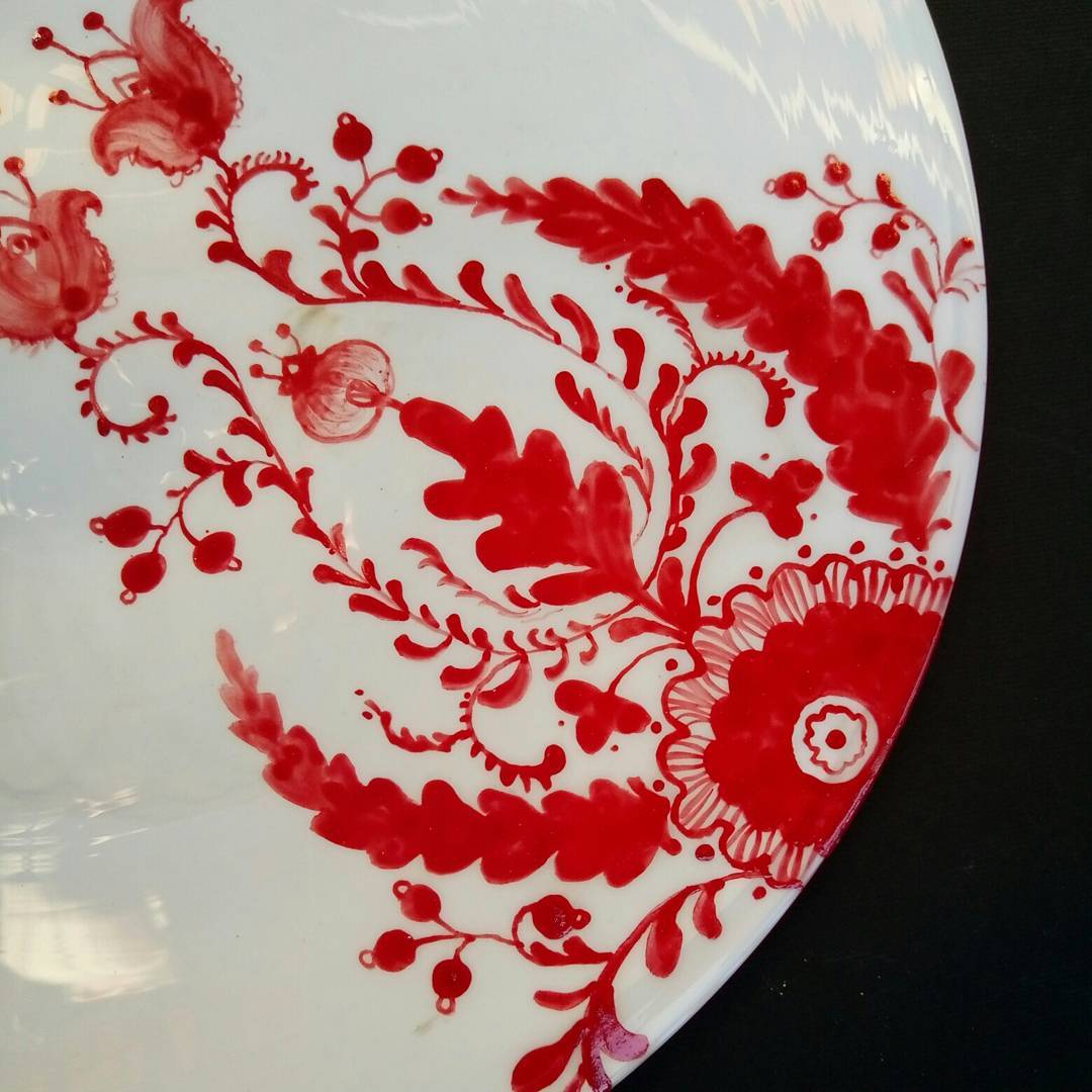 Тарілка гутне скло та розпис #glass #blownglass #glasssculpture #table #plate #decor #art #home #homesweethome #homedecor #craft #handmade #скло #гутнескло #тарілка #розпис #декор #декордлядома #арт — додатковий ракурс 2, ручна робота майстерні Jane and Mery