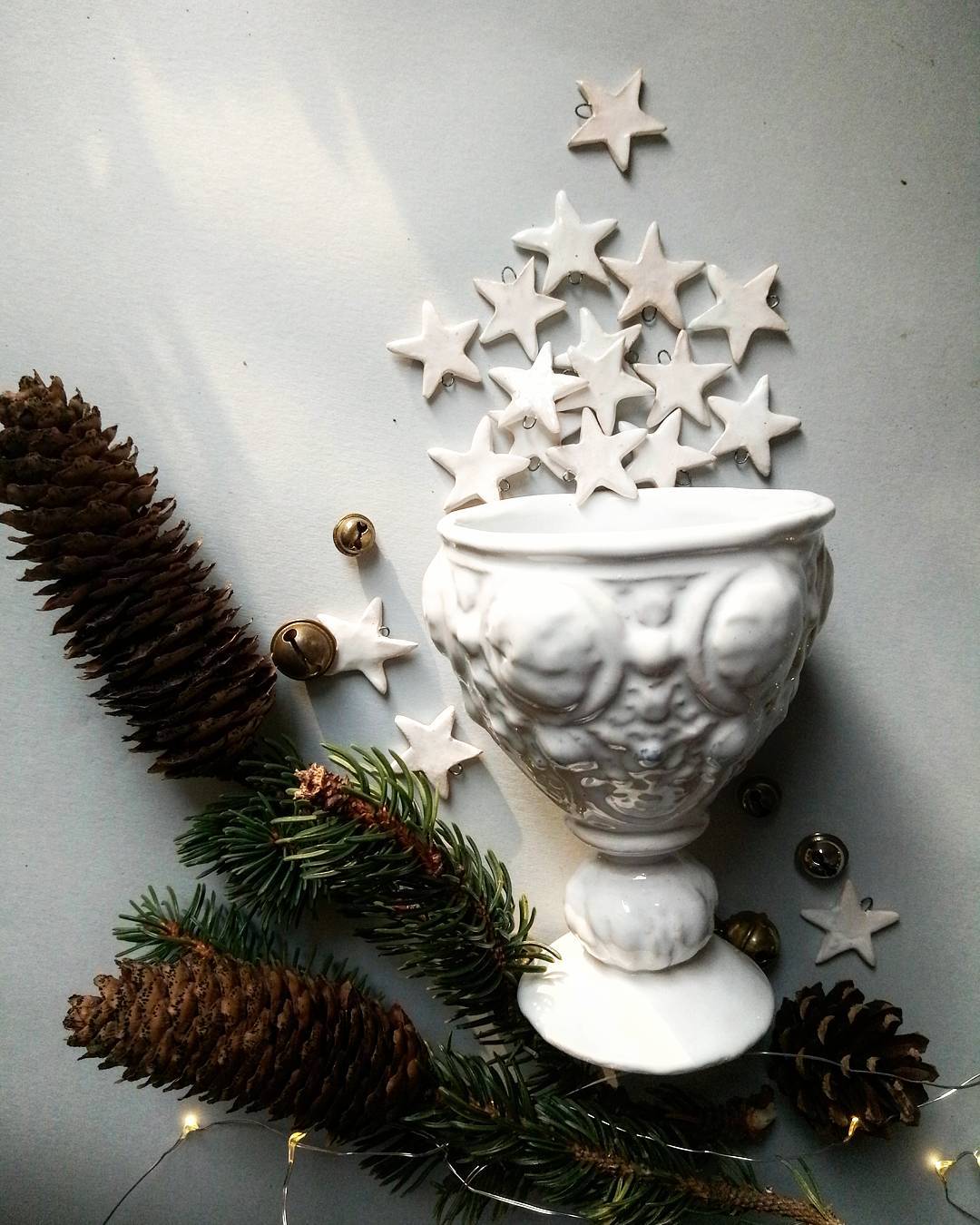 В нас з'явилися келихи. Можливо виконати в іншому кольорі. #ceramic #ceramics #cup #cups #wineglass #wine #white #cristmas #stars #decor #decoration #art #pottery #madeinukraine #handmade #craft #кераміка #посуд #келих #фужер #бокал #декор #декордлядома #арт #ручнаяработа #купуйукраїнське — авторський виріб ручної роботи з гутного скла / порцеляни, майстерня Jane and Mery