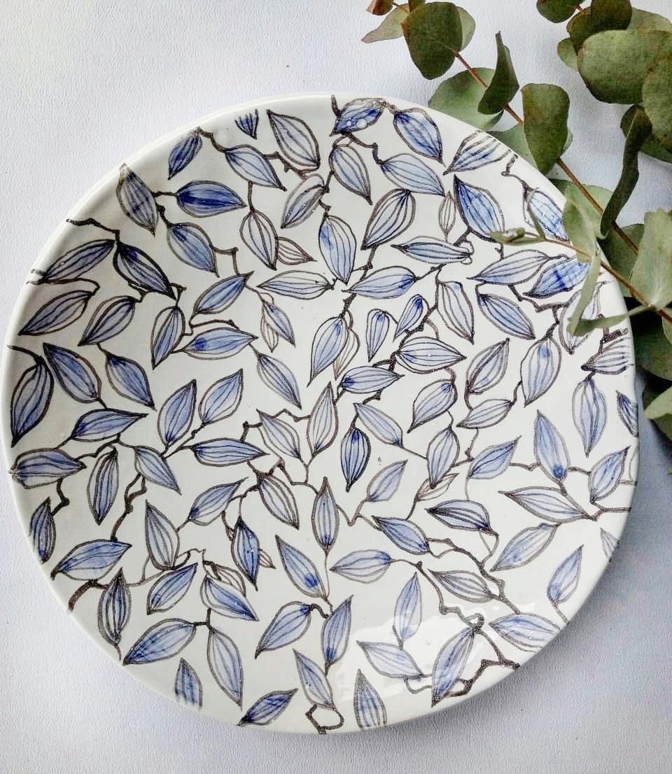 Глибока тарілка розміром 23см.#ceramictableware #ceramics #potteryart #pottery #art #table #plate #leaf #loveceramics #craft #handmade #decoration #кераміка #тарілка #посуд #розпись #ручнаяработа #купуйукраїнське #арт #декор — авторський виріб ручної роботи з гутного скла / порцеляни, майстерня Jane and Mery