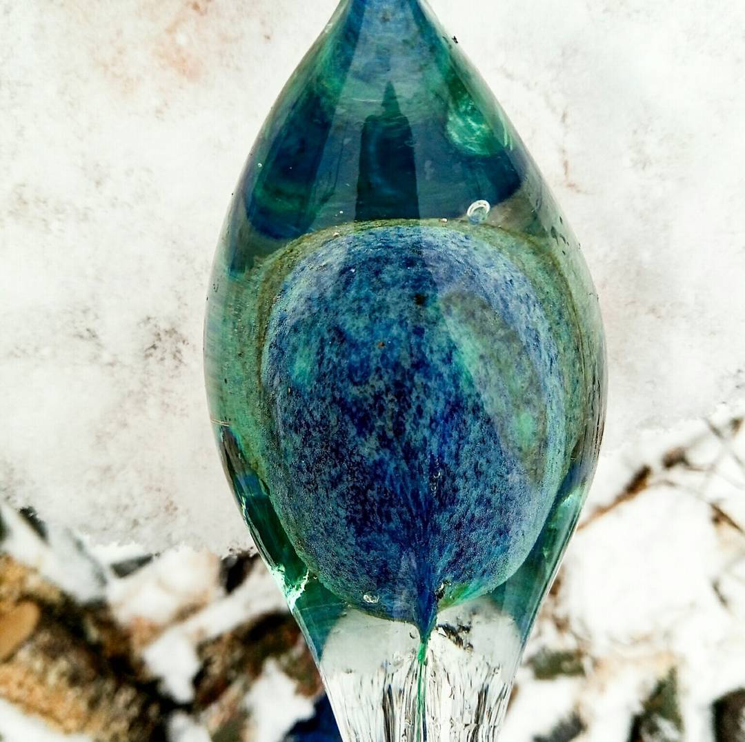На дворі сніжить,  а  до нас прилетіли пташки . Техніка гутне скло. #bird #birds #glassdecor #glass #glassbird #glassbirds #decor #decoration #artglass #blownglass #winter #snow #гутнескло #скло #стекло #арт #декор #декордлядома #пташки #ручнаяработа #купуйукраїнське — додатковий ракурс 2, ручна робота майстерні Jane and Mery