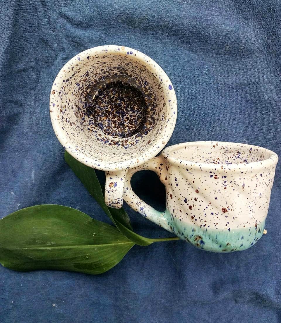 Горнятка ємністю близько 300 мл.  #кераміка #керамика #чашки #кружка #горнятко #посуд #глина #ручнаяработа #арт #декордлядома #ceramic #potteryart #pottery #art #cup #cups #kitchen #craft #handmade #handceramics #loveceramic #decoration — авторський виріб ручної роботи з гутного скла / порцеляни, майстерня Jane and Mery