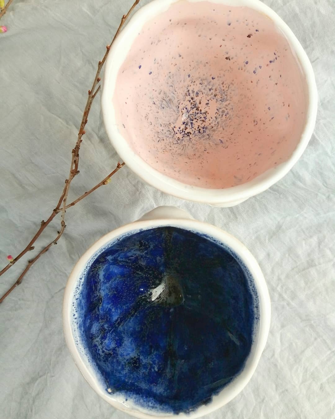 Келихи можна повторити на замовлення  #ceramic #ceramics #wineglass #wine #potteryart #pottery #art #decor #decoration #craft #clay #kitchen #cups #кераміка #посуд #келихи #бокали #фужер #ручнаяработа #глина #фактура #арт — додатковий ракурс 2, ручна робота майстерні Jane and Mery