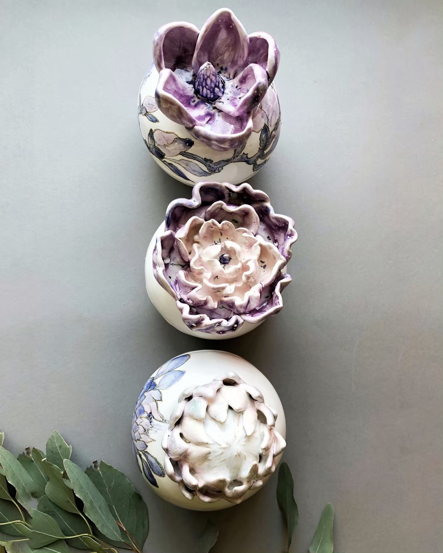 Нові форми баночок. Висота 13 см. Діаметр 12см. Вартість 450грн. #potterydesign #loveceramic #ceramics #handmade #скринька #баночки #craft #pottery #lovepottery — авторський виріб ручної роботи з гутного скла / порцеляни, майстерня Jane and Mery